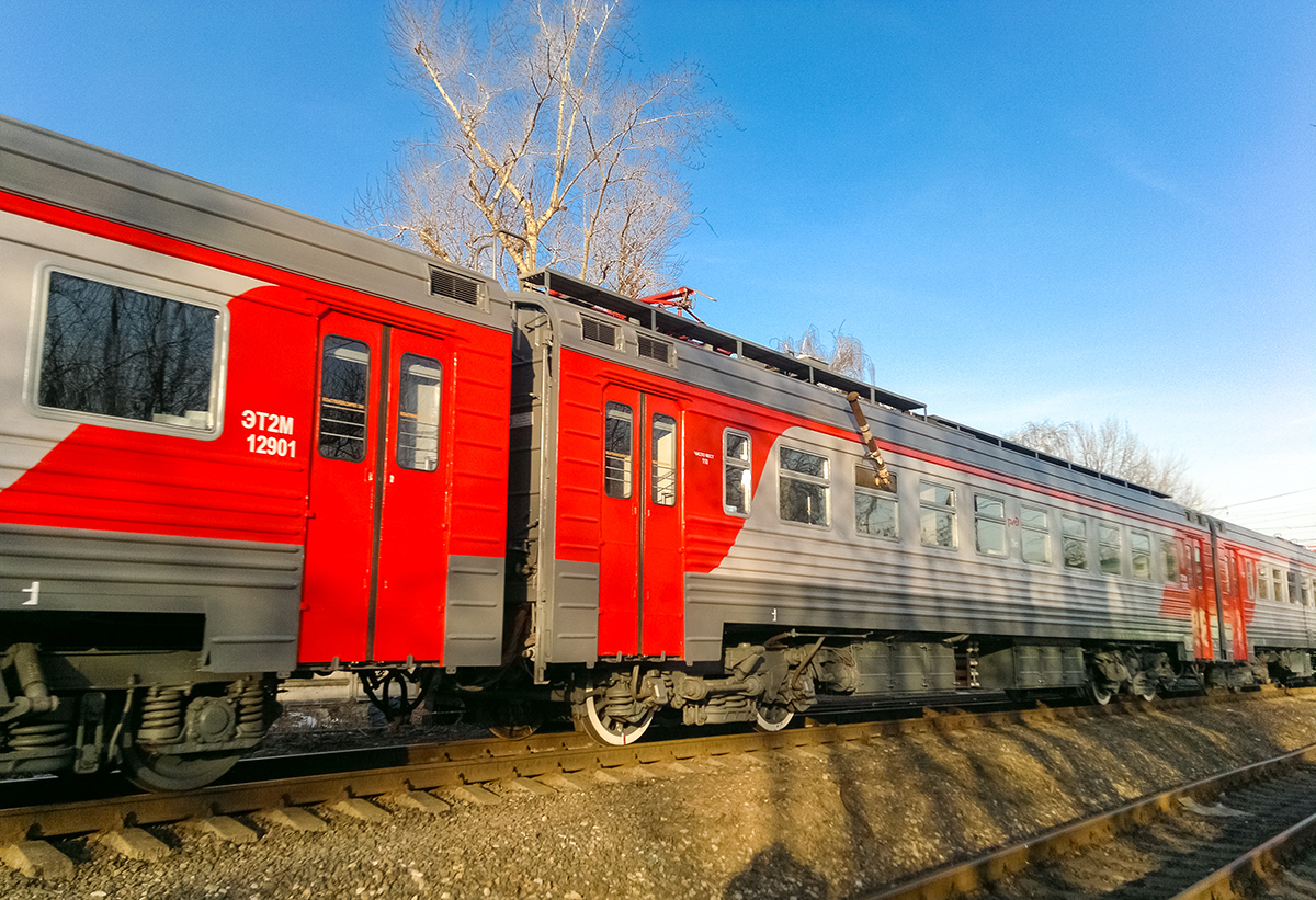 Вагон ЭТ2М-12902 в составе поезда на перегоне Перово - Бойня