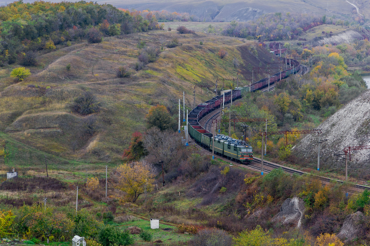 Электровоз ВЛ80С-2249 с грузовым поездом на перегоне Крупенниково - Откос