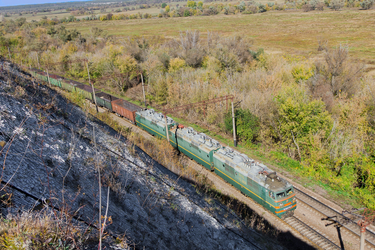 Электровоз ВЛ80С-1571 с грузовым поездом на перегоне Крупенниково - Откос