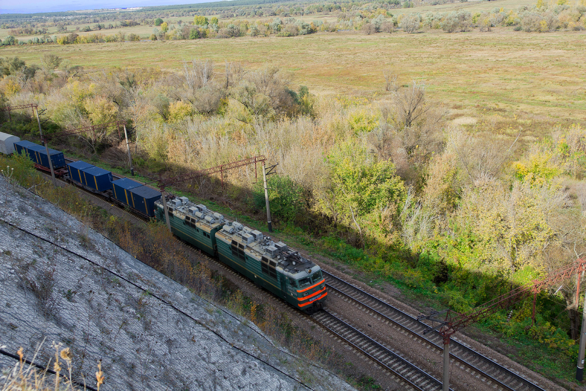 Электровоз ВЛ80Т-933 с грузовым поездом, перегон Крупенниково - Откос