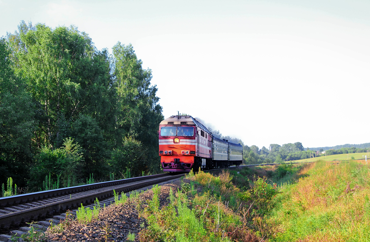 Тепловоз ТЭП70-0273 с поездом Ржев - Торжок на перегоне Льняная - Торжок