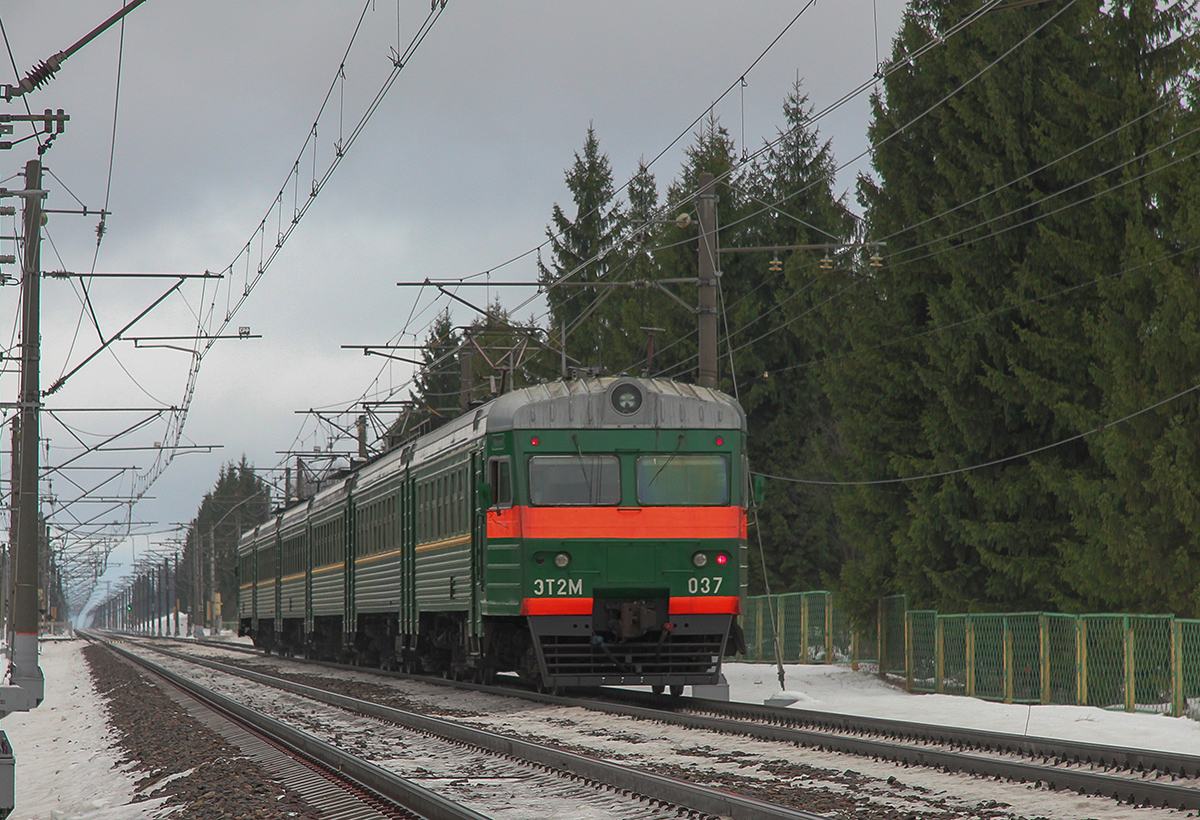 Электропоезд ЭТ2М-037 на перегоне Калашниково - Спирово