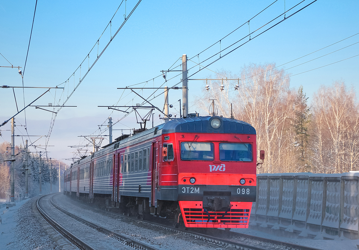Электропоезд ЭТ2М-098 на перегоне Клин - Решетниково