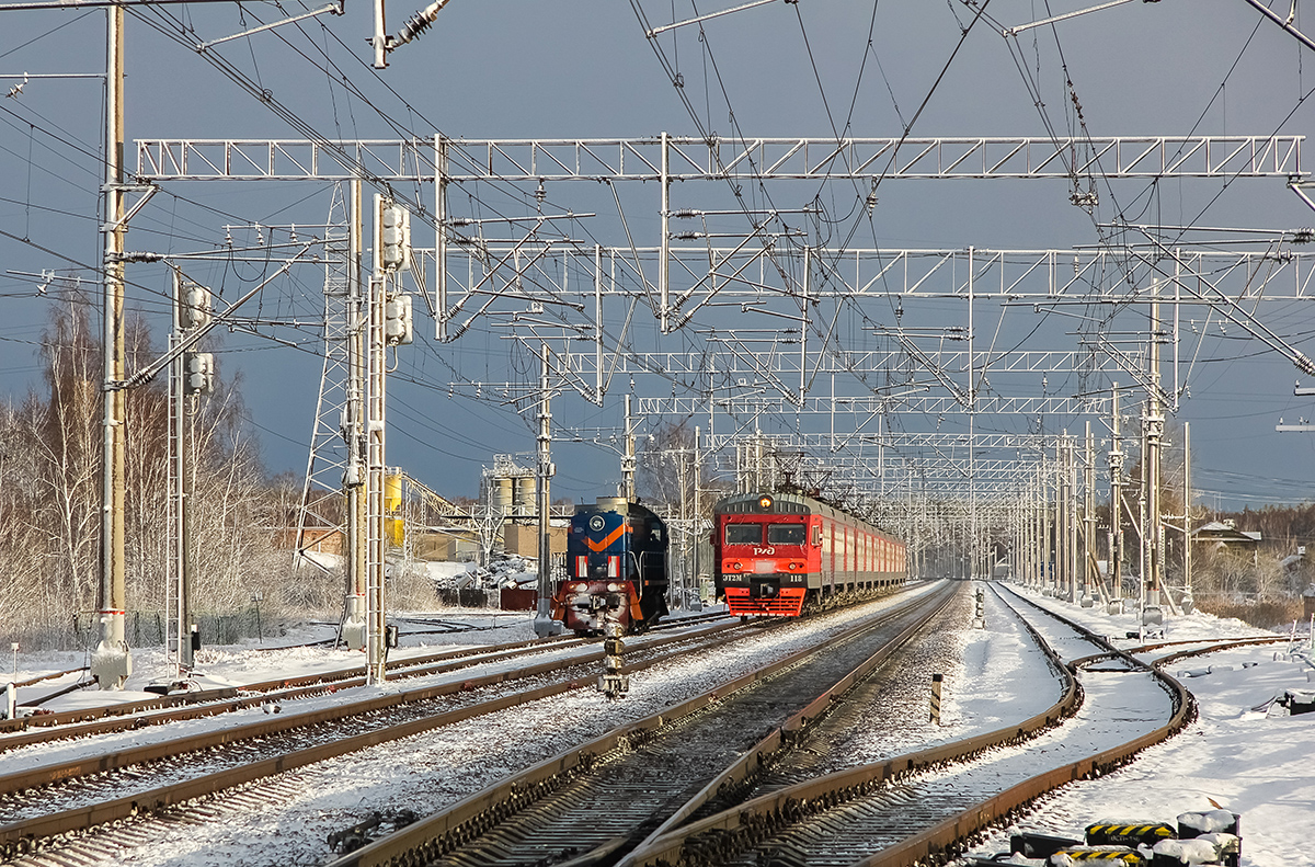 Вид от пассажирских платформ станции Редкино в сторону Завидово