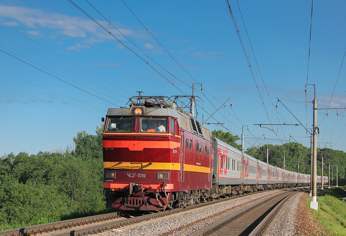 Электровоз ЧС2Т-1019 с поездом №17 "Карелия", перегон Клин - Подсолнечная
