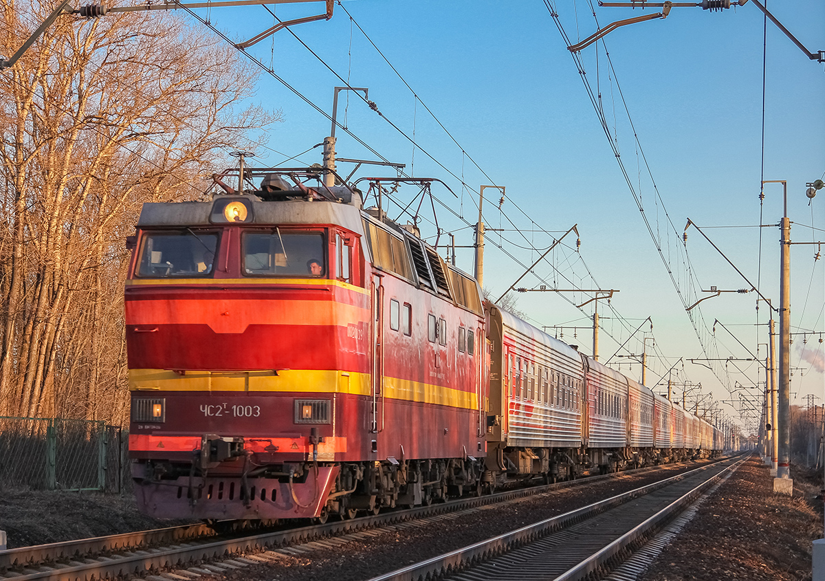 Электровоз ЧС2Т-1003 с поездом №17 «Карелия», перегон Клин — Подсолнечная