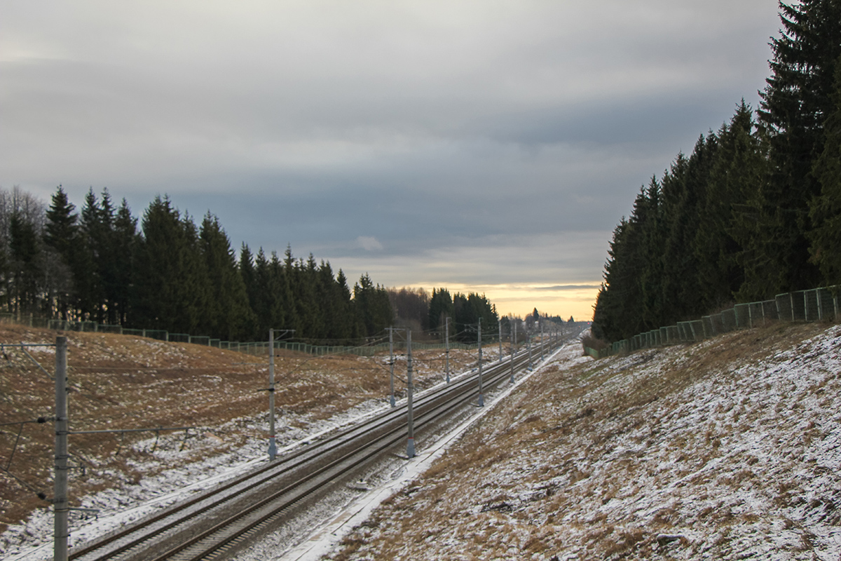 Перегон Окуловка - Боровёнка, 247-й километр, вид на Москву