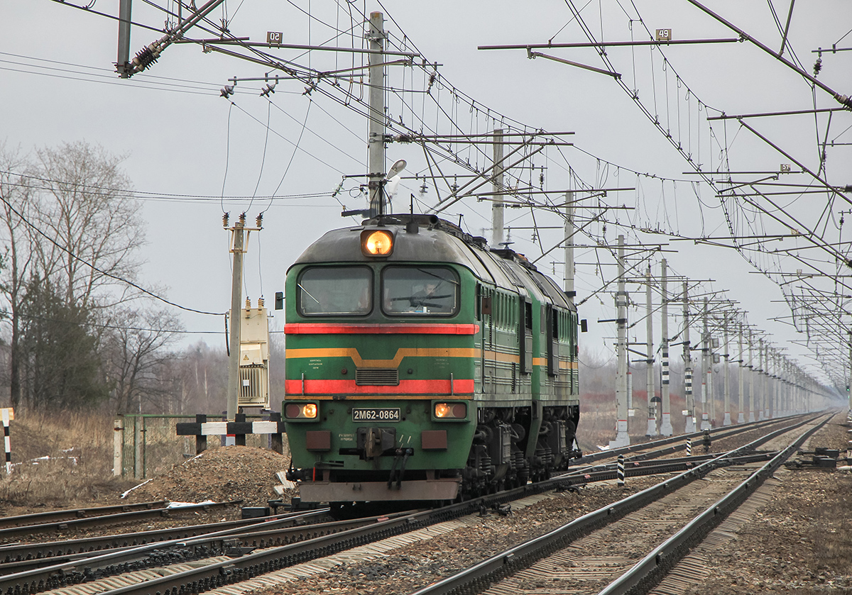  Тепловоз 2М62-0864 прибывает на станцию Елизаровка