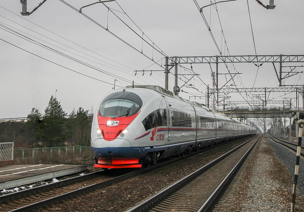 Сдвоенный электропоезд ЭВС1-10/ЭВС1-09 «Сапсан» проследует станцию Елизаровка