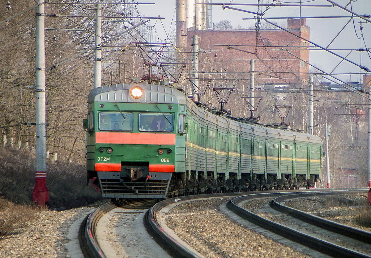 Электропоезд ЭТ2М-068 на перегоне Клин - Решетниково
