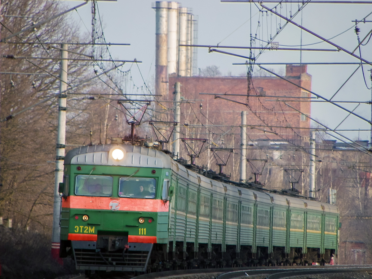 Электропоезд ЭТ2М-111 на перегоне Клин - Решетниково