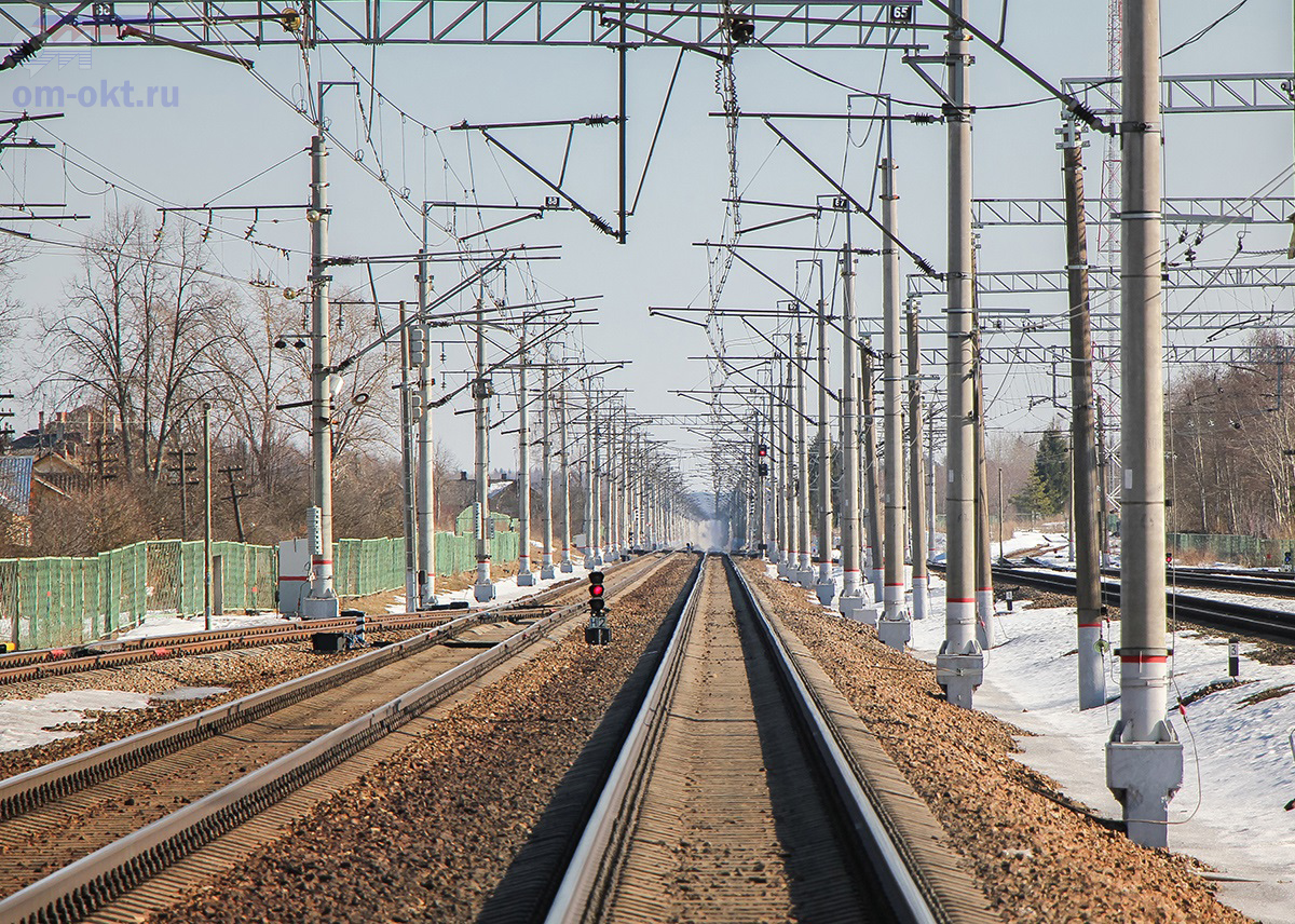 Вид от станции Бушевец в сторону станции Академическая