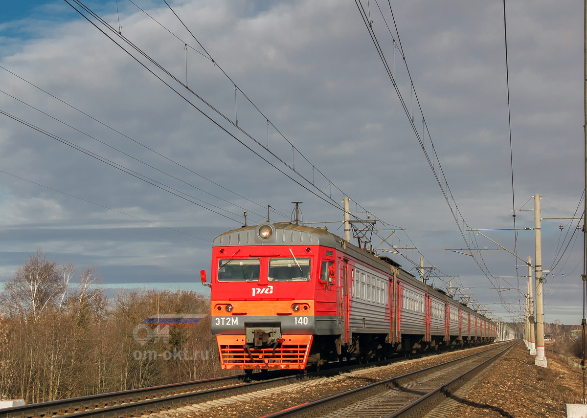 Электропоезд ЭТ2М-140 на перегоне Решетниково - Клин