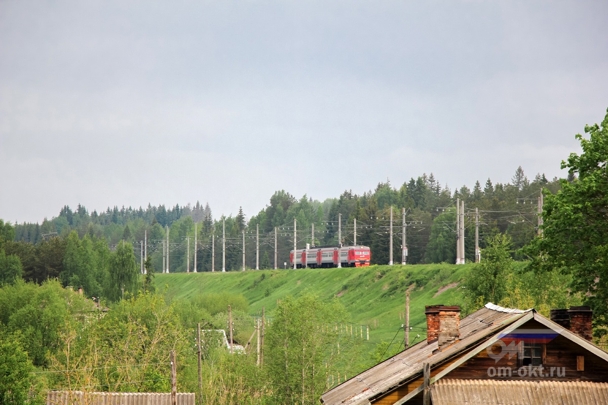 Электропоезд ЭТ2М-134 прибывает к платформе Лыкошино, перегон Угловка - Алёшинка