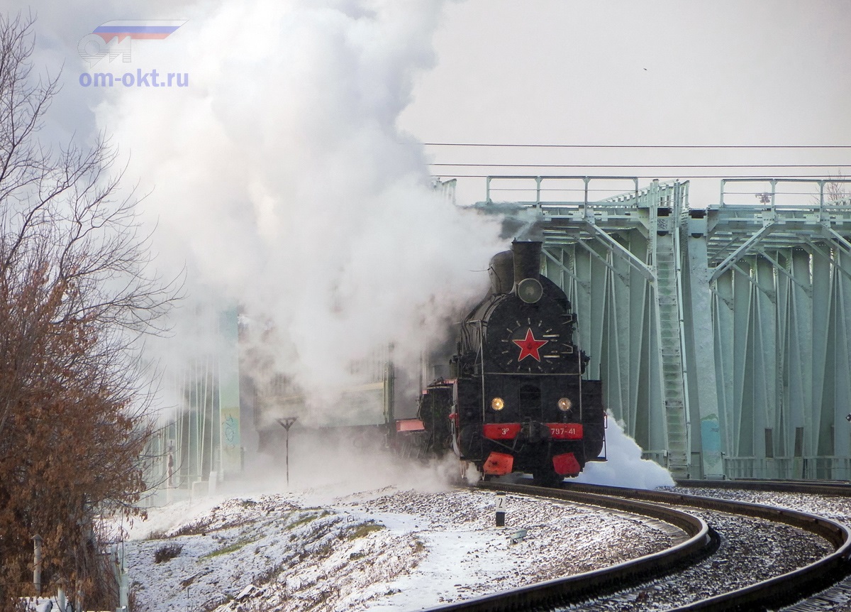 Паровоз Эр797-41 с туристическим поездом на перегоне Лихоборы — Владыкино