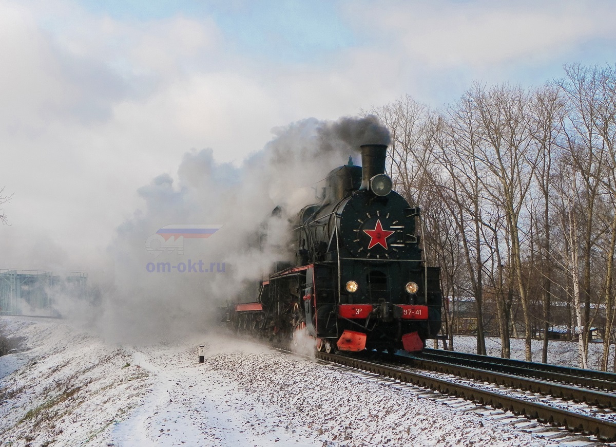 Паровоз Эр797-41 с туристическим поездом на перегоне Лихоборы — Владыкино