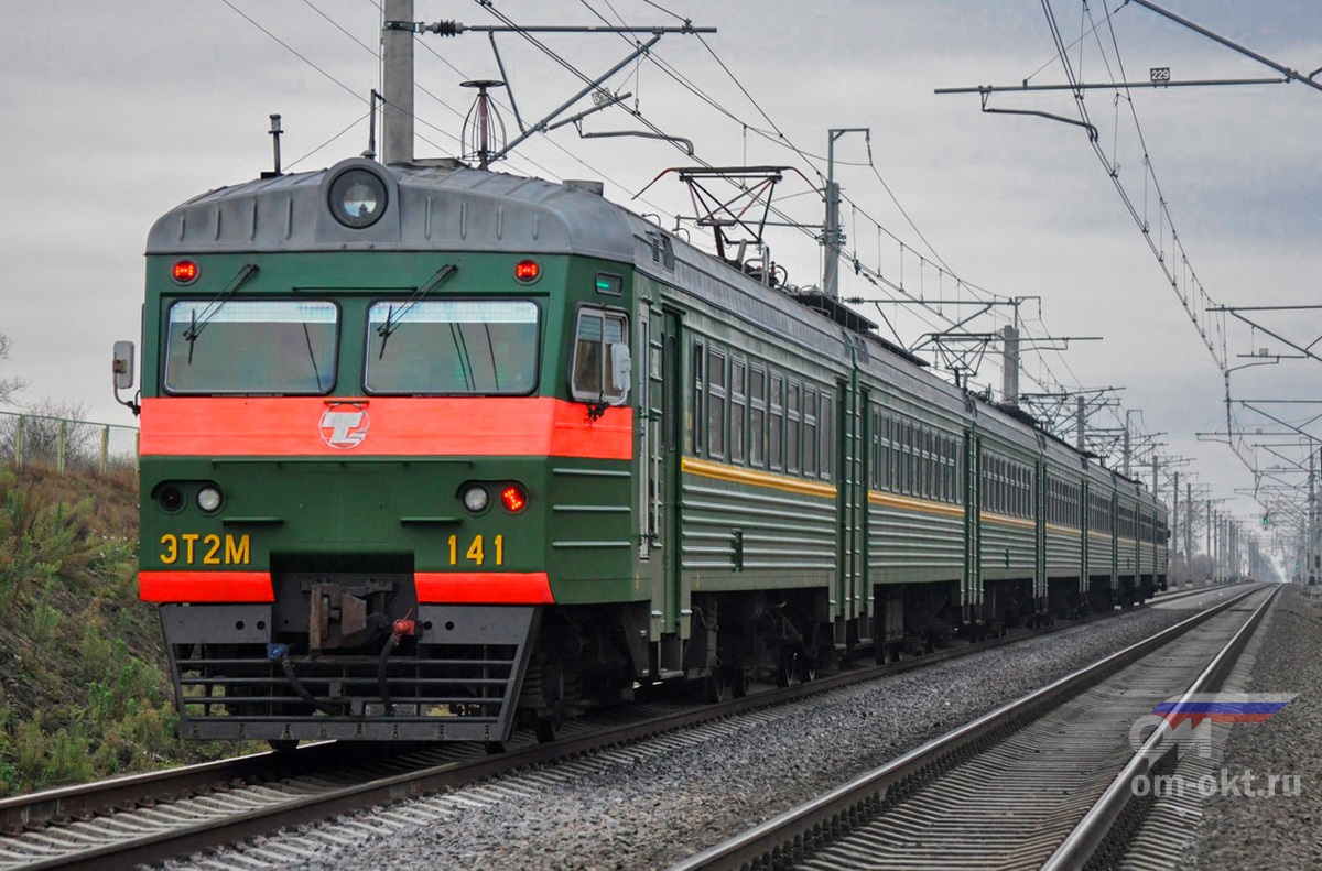 Электропоезд ЭТ2М-141 у платформы Поповка, перегон Колпино - Саблино