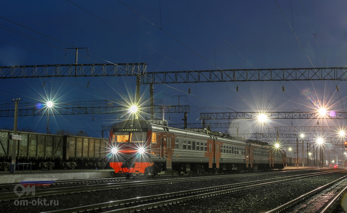 Электропоезд ЭД9Э-0042 на станции Арзамас-II