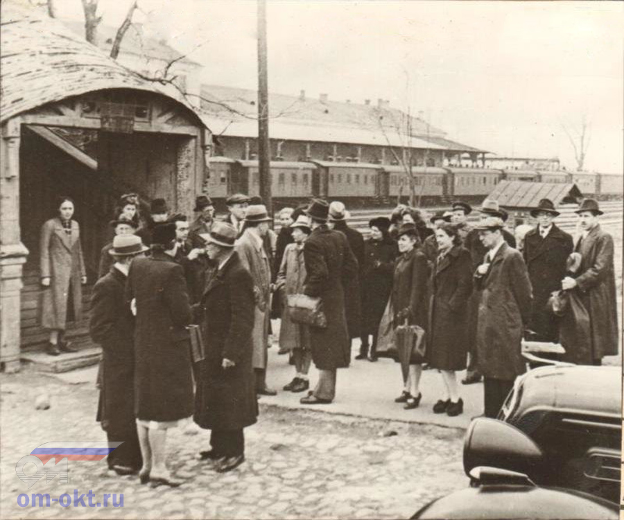 Приезд британской делегации в Клин на открытие музея Чайковского, 6 мая 1945